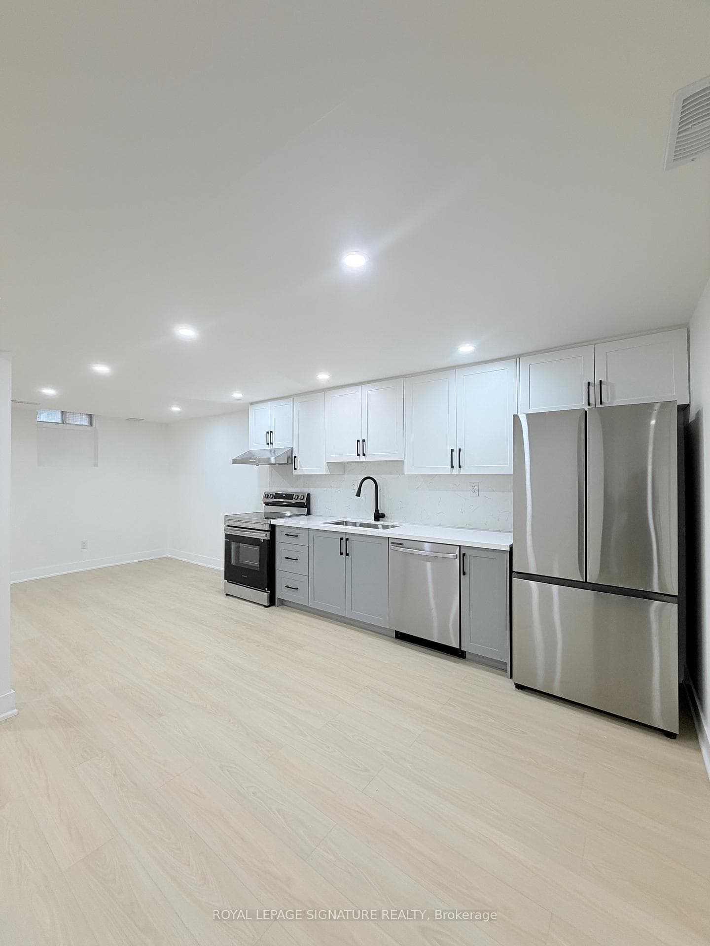 16 Oak Knoll Crescent Unit Bsmt photo 4