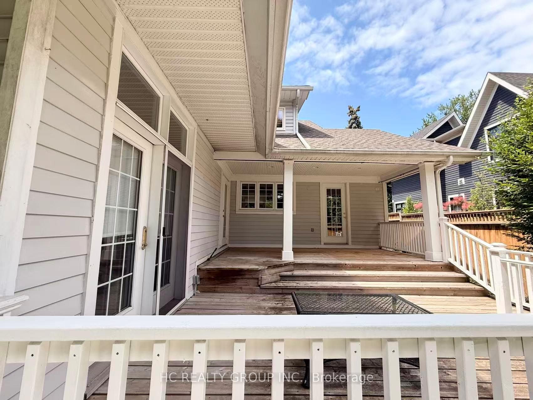 398 Maple Avenue photo 34
