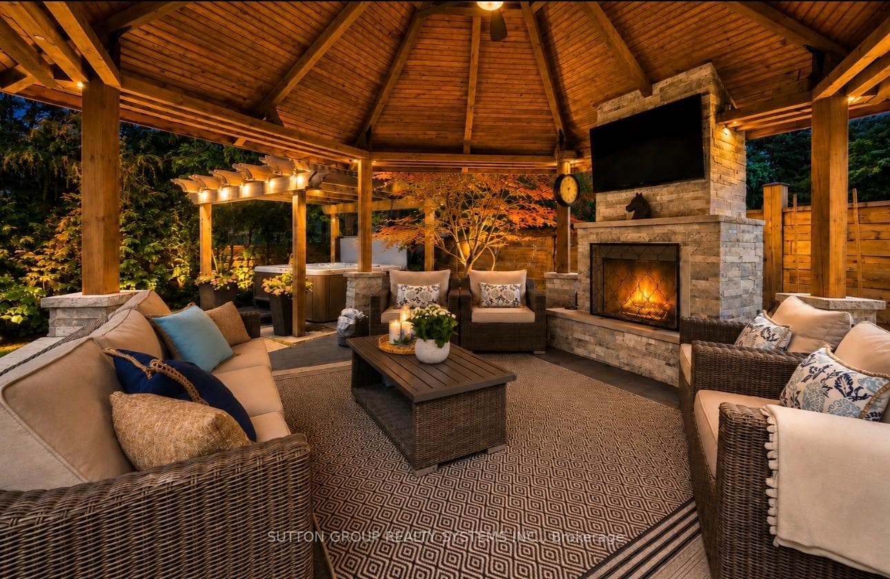 146 Martin Grove Road photo 33