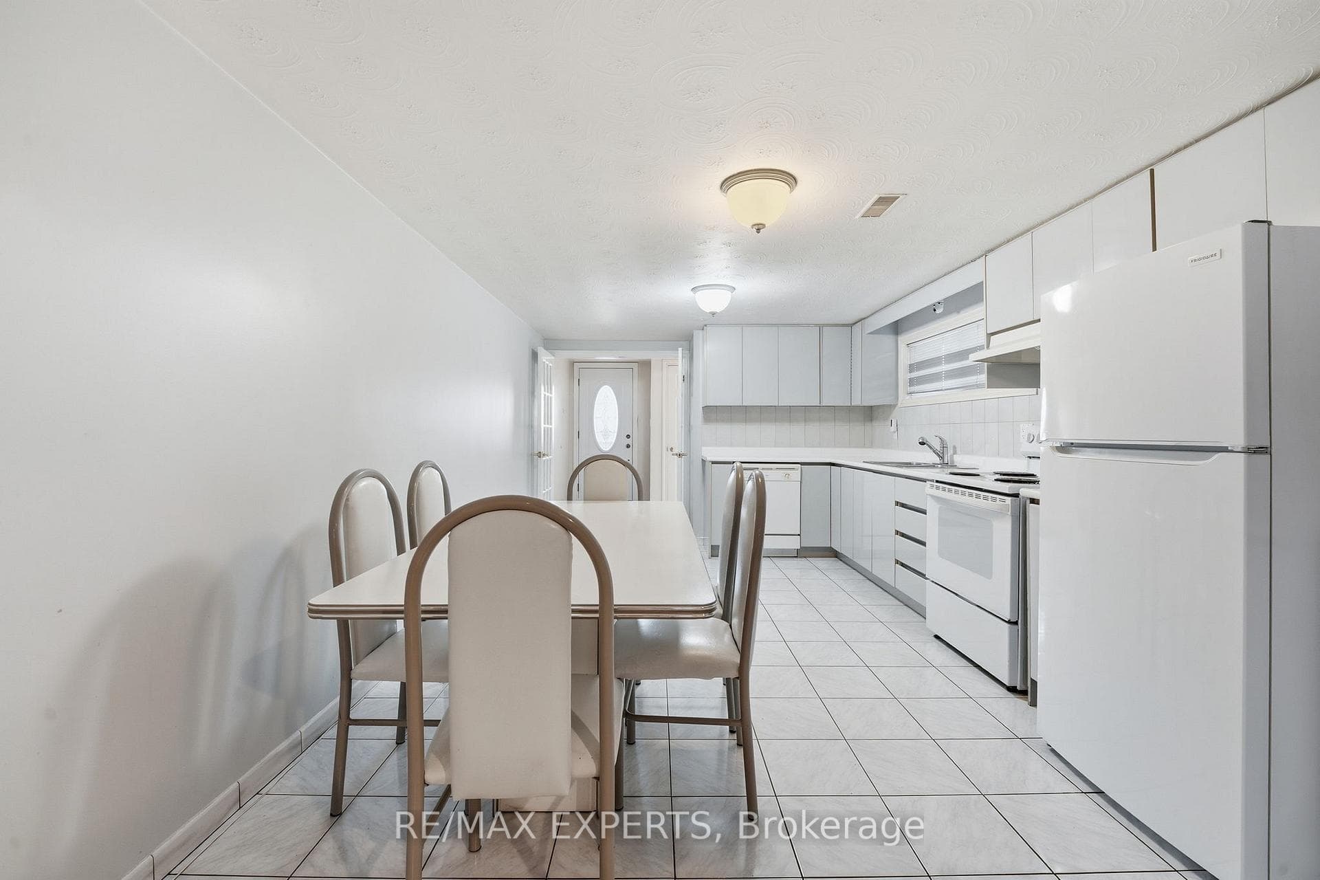 302 Hullmar Drive photo 21