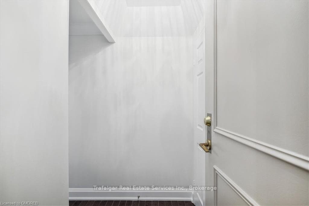 162 REYNOLDS Street Unit 101 photo 4