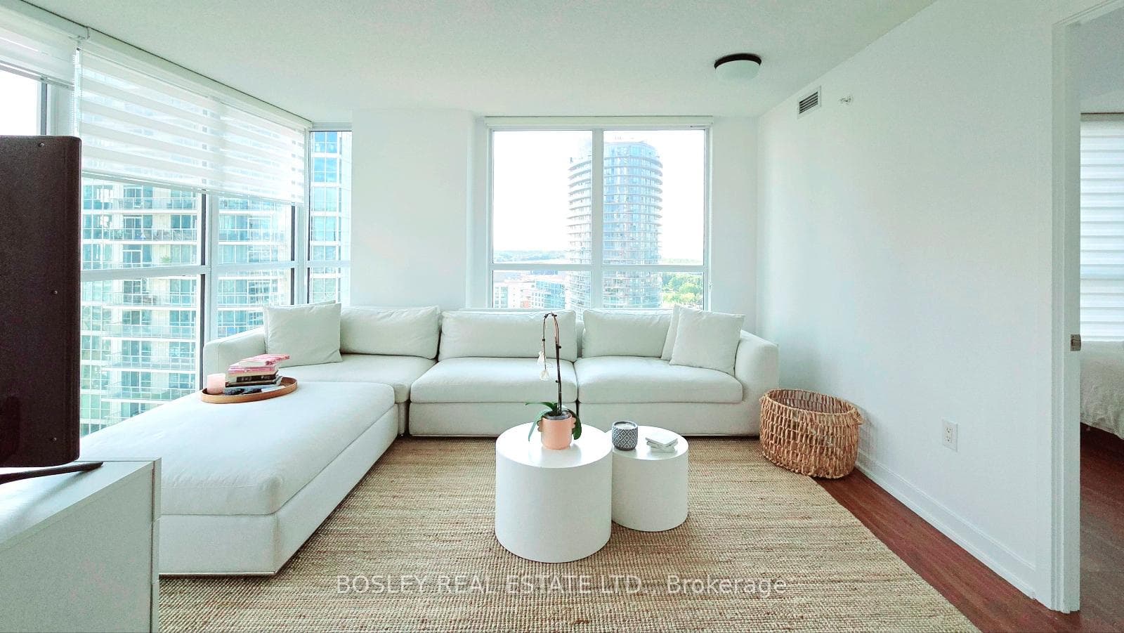 85 Queens Wharf Road Unit 1901 photo 4