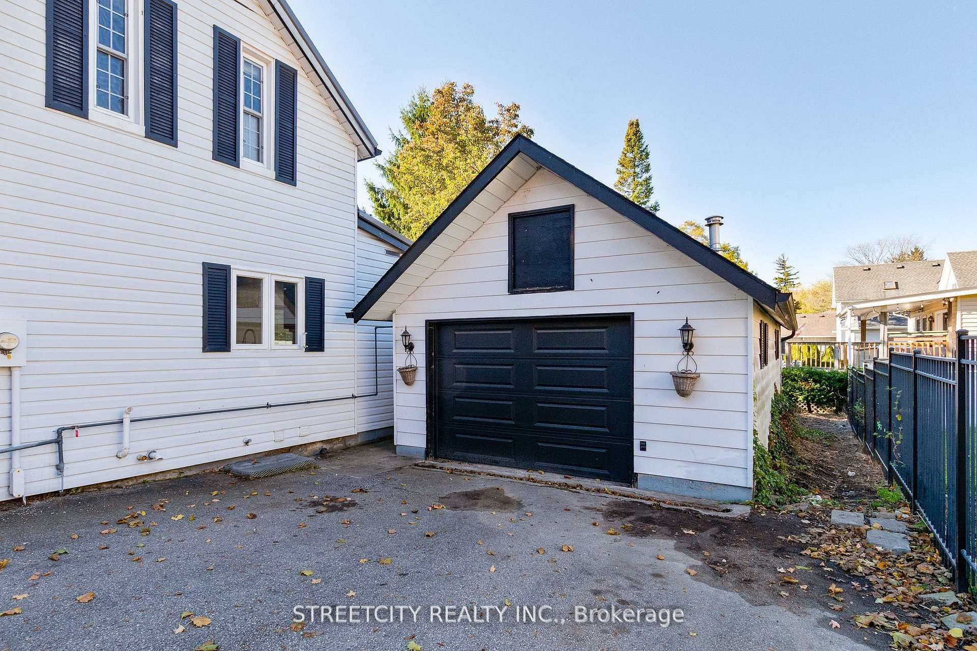 58 Norwich Avenue photo 43