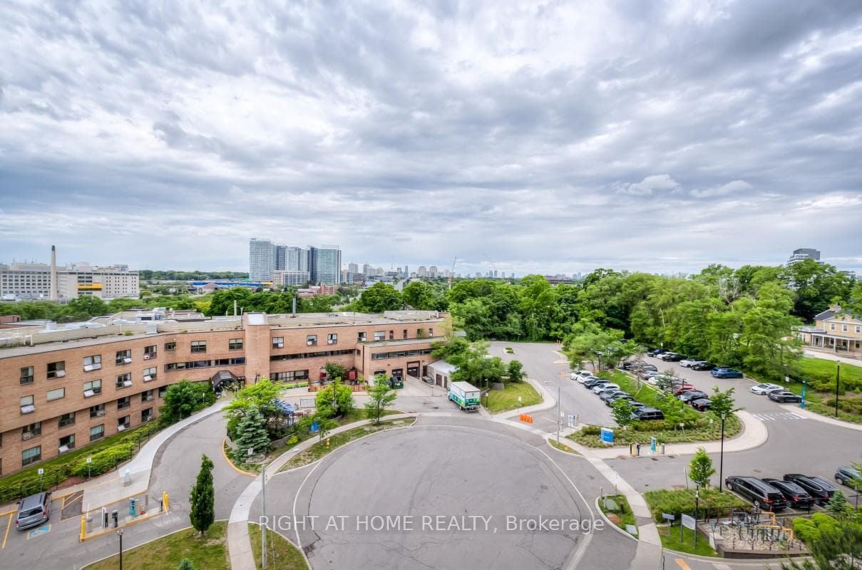 10 Bloorview Place Unit 704 photo 22