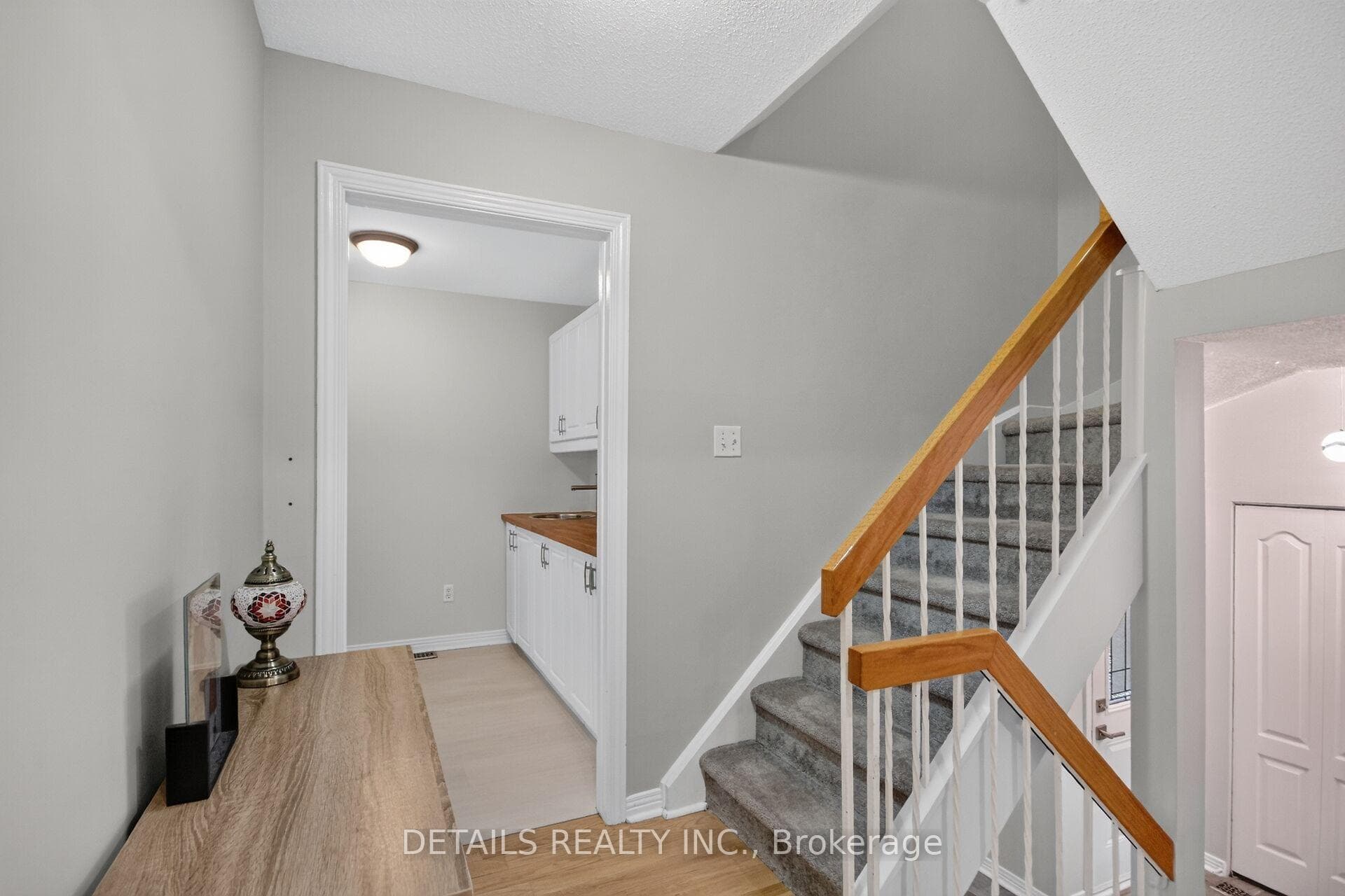 39 Sandhurst Court photo 26