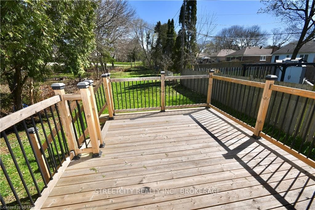 516 HIGHBURY Avenue photo 37
