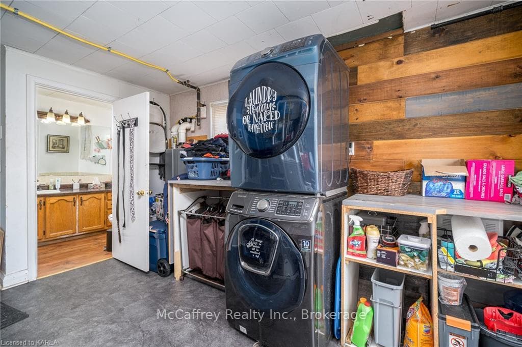 7 ROBLIN Road photo 15