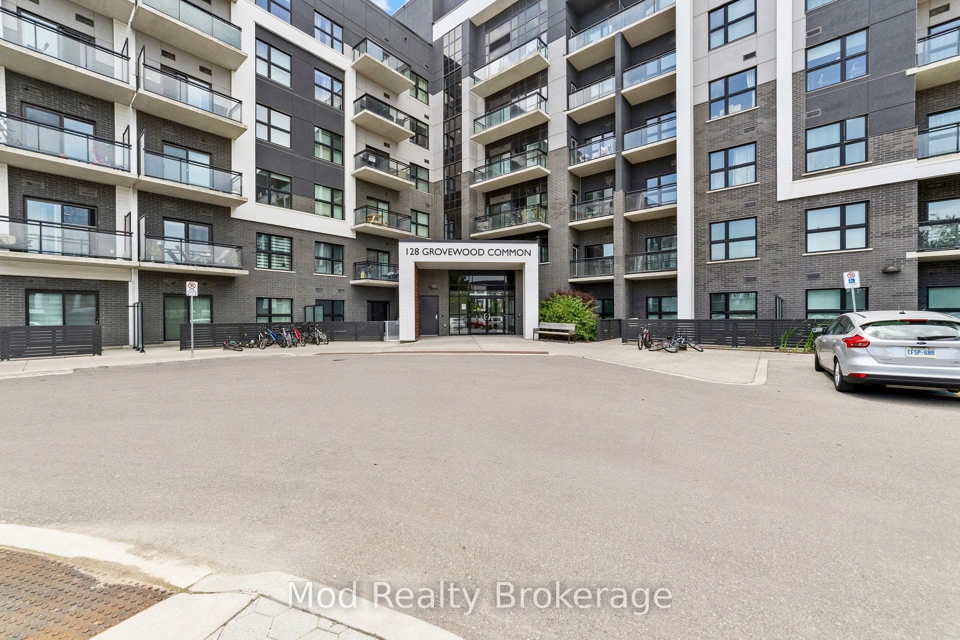 128 Grovewood Common Unit 129 photo 2