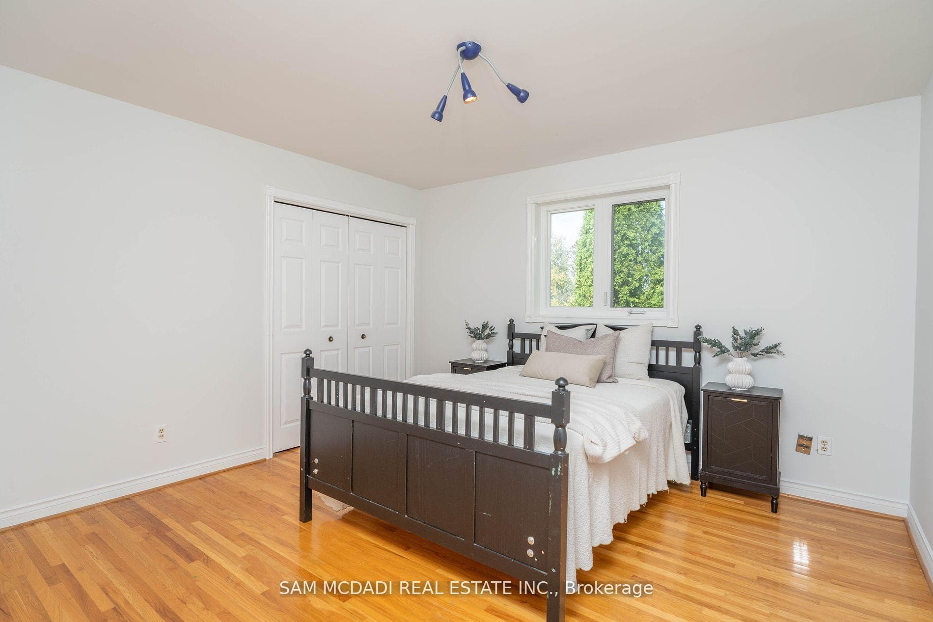 1548A Carolyn Road photo 24