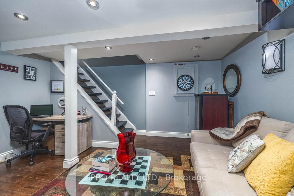1342 Roylen Road photo 19