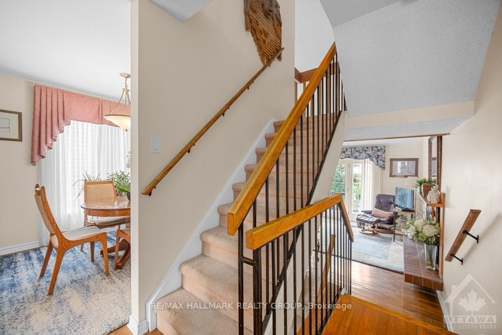 34 MELVILLE Drive photo 14