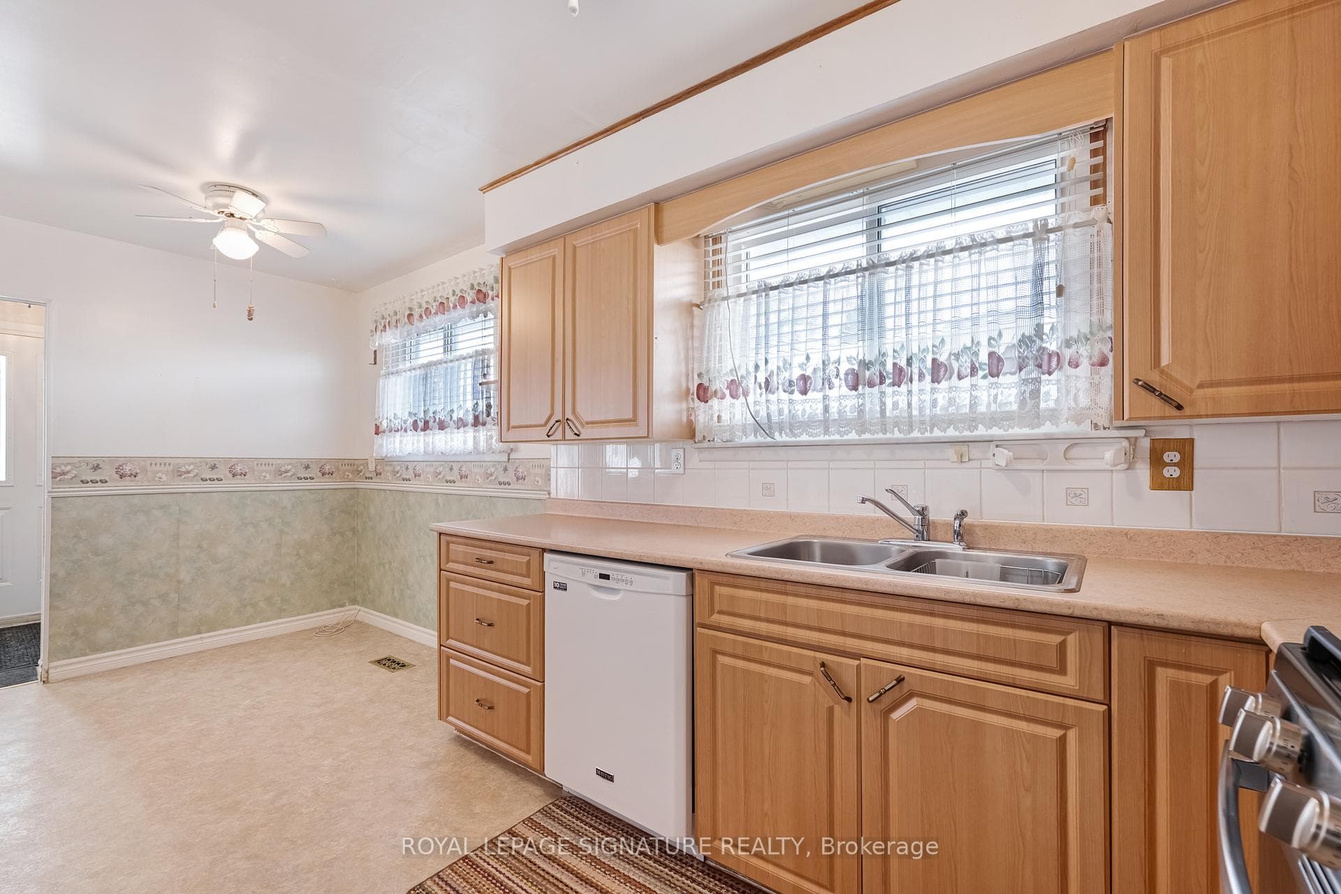 3289 Klaiman Drive photo 15