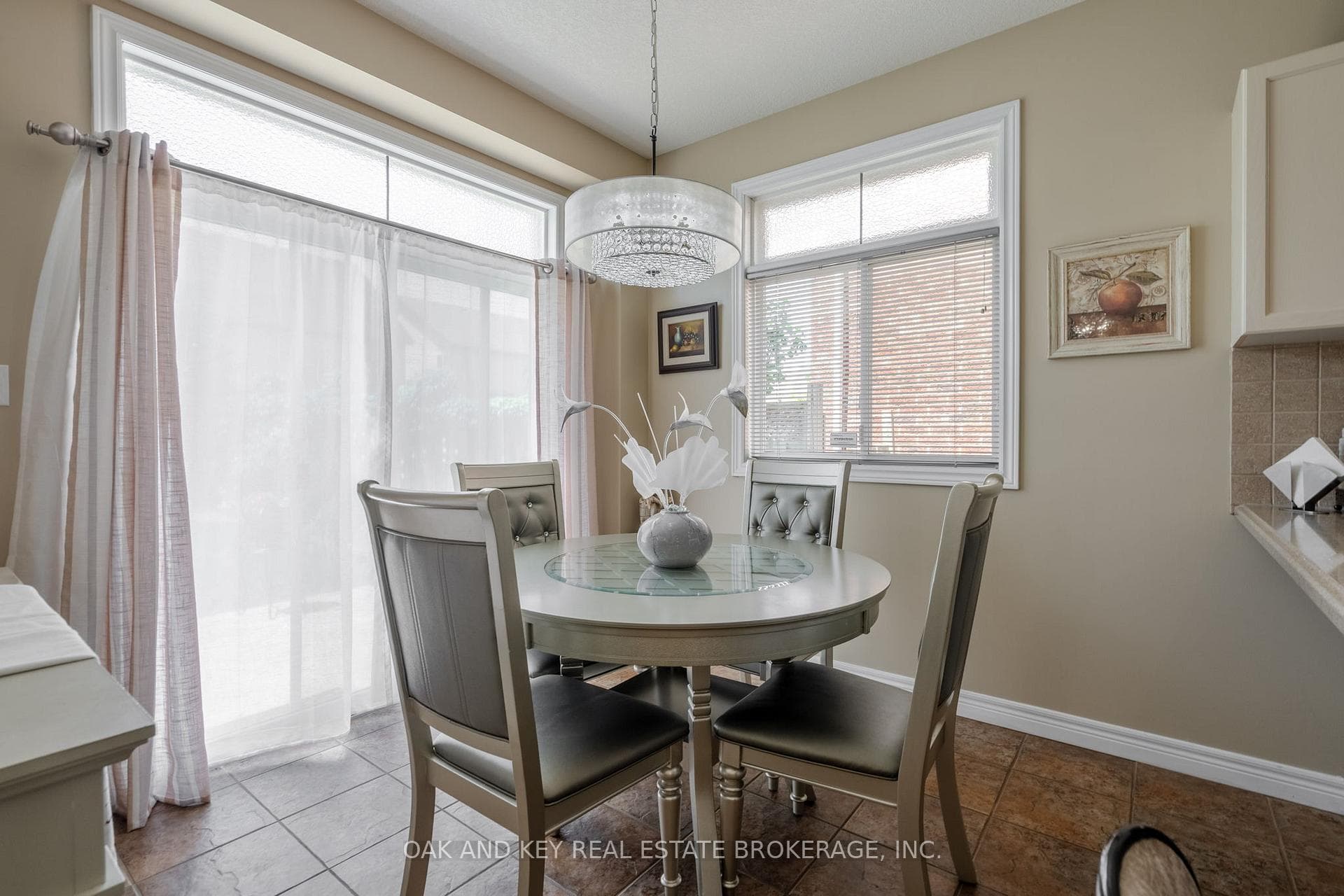 769 RUSHBROOK Crescent photo 11
