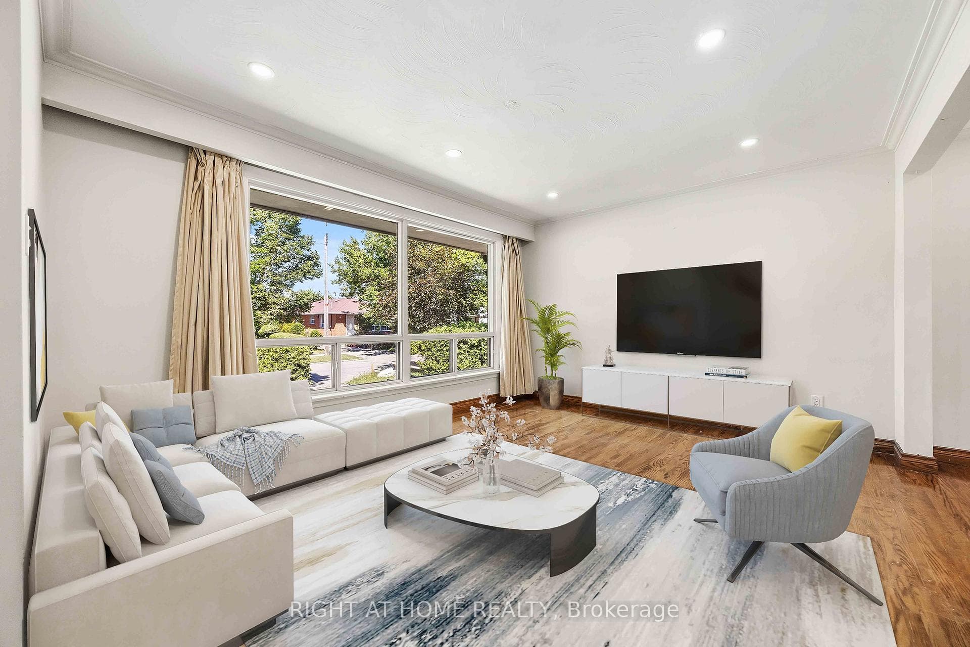 1 Mozart Avenue photo 7