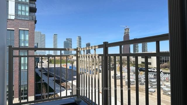 80 Honeycrisp Crescent Unit TH 373 photo 6
