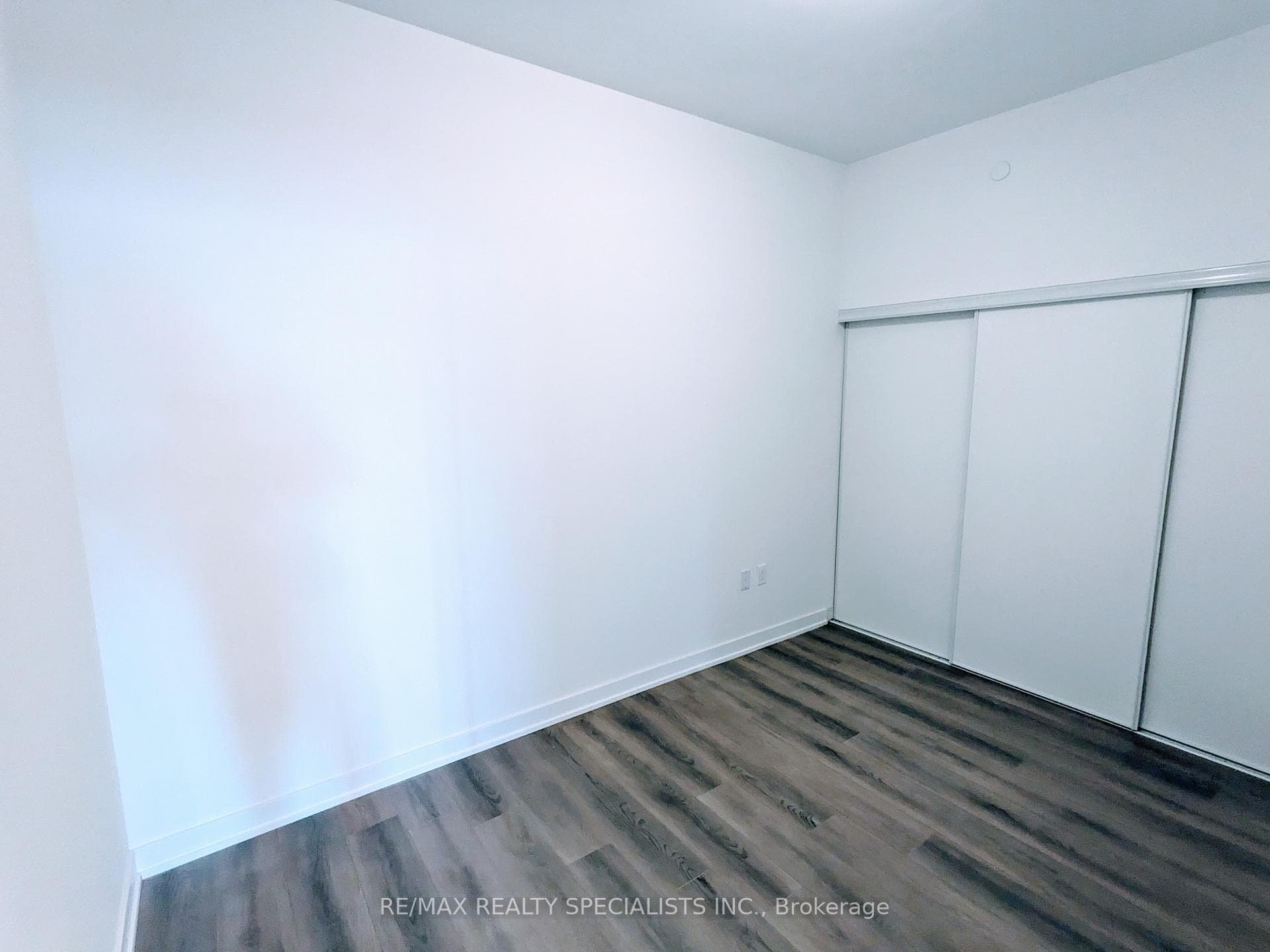 2433 Dufferin Street Unit 612 photo 8