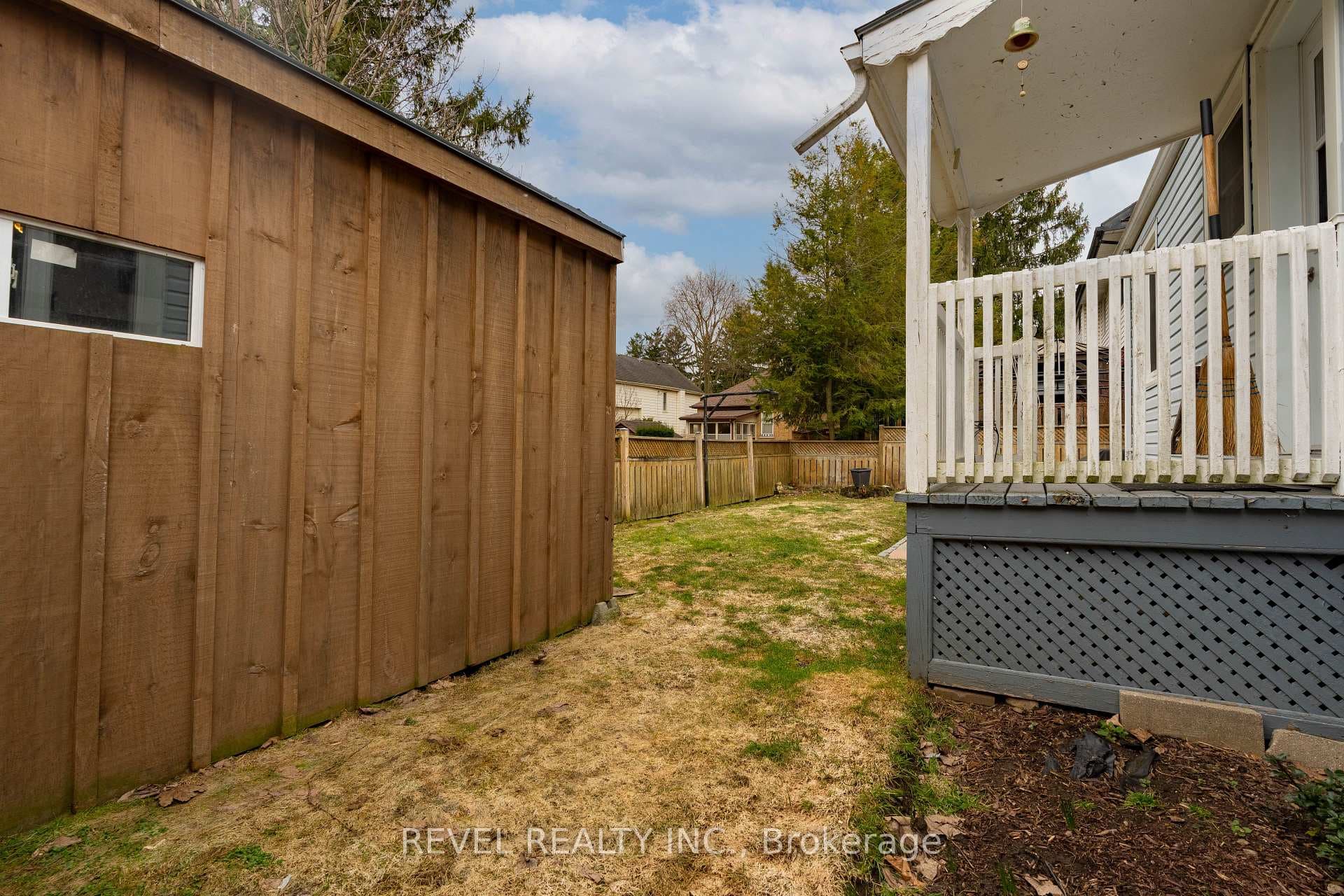 496 Devonshire Avenue photo 7