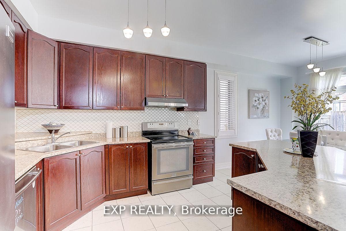 87 Thornlodge Drive photo 13