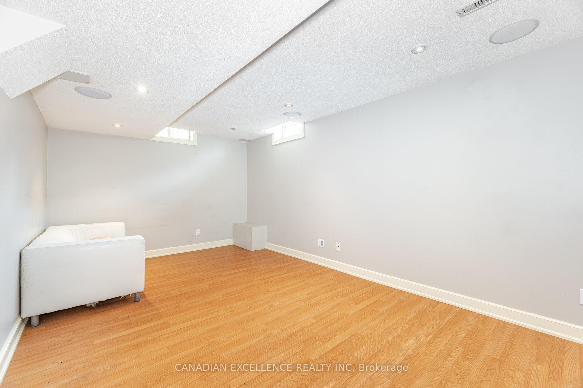 5564 Bridgeport Gate photo 37