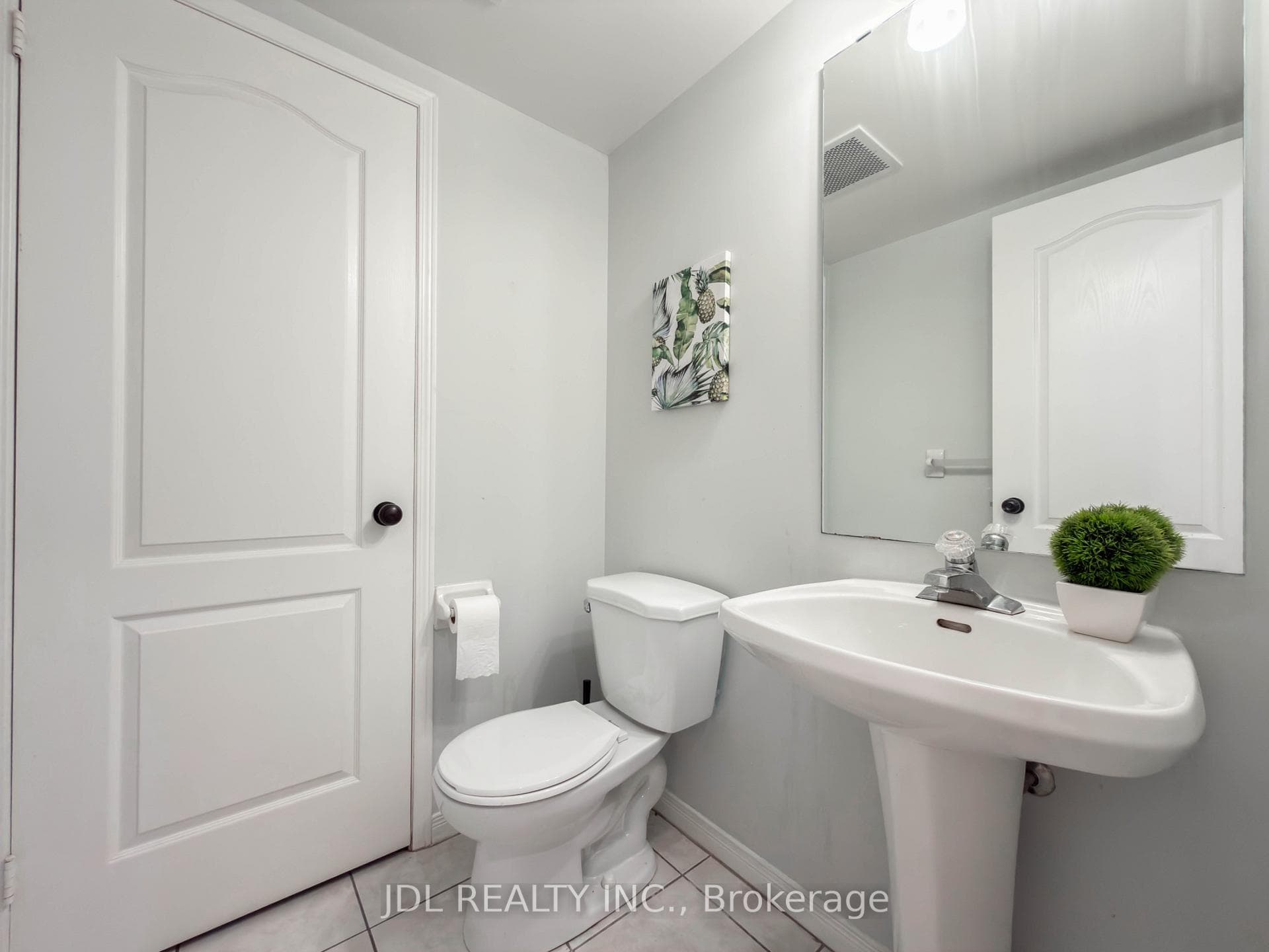 108 Finch Avenue Unit C17 photo 22