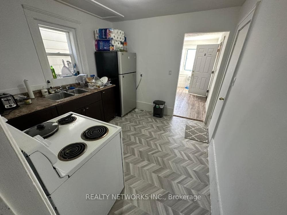 184 Cedar Street photo 8