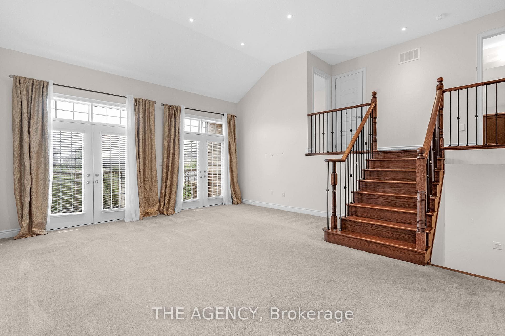 223 Thompson Road photo 21