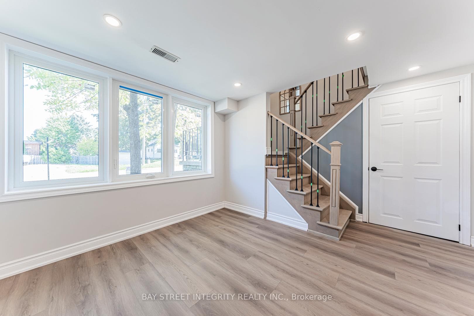 323 Clifton Road photo 32