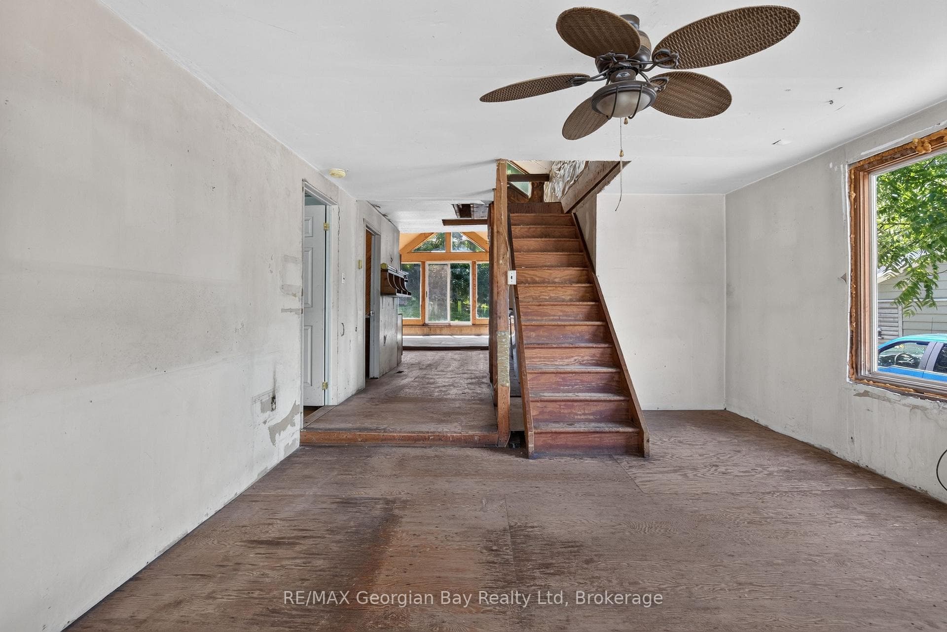 379 Gloucester Street photo 9