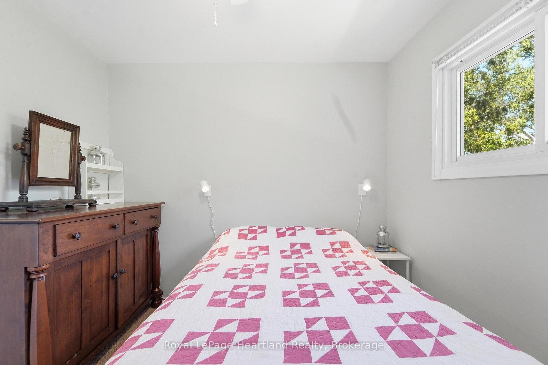75 Victoria Beach Road photo 22