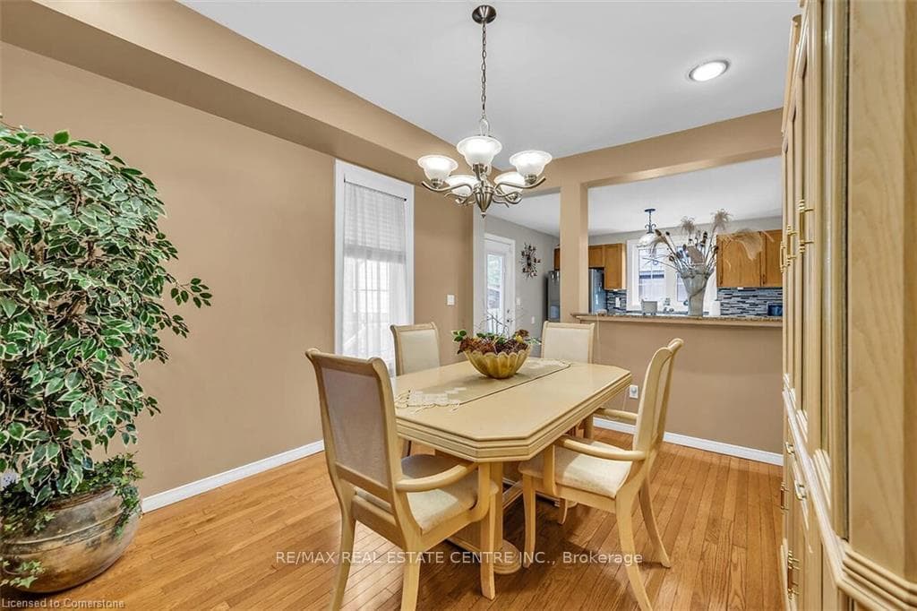 161 Oak Avenue photo 12