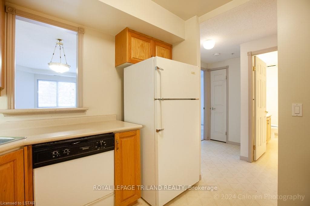 511 Gainsborough Road Unit 304 photo 15