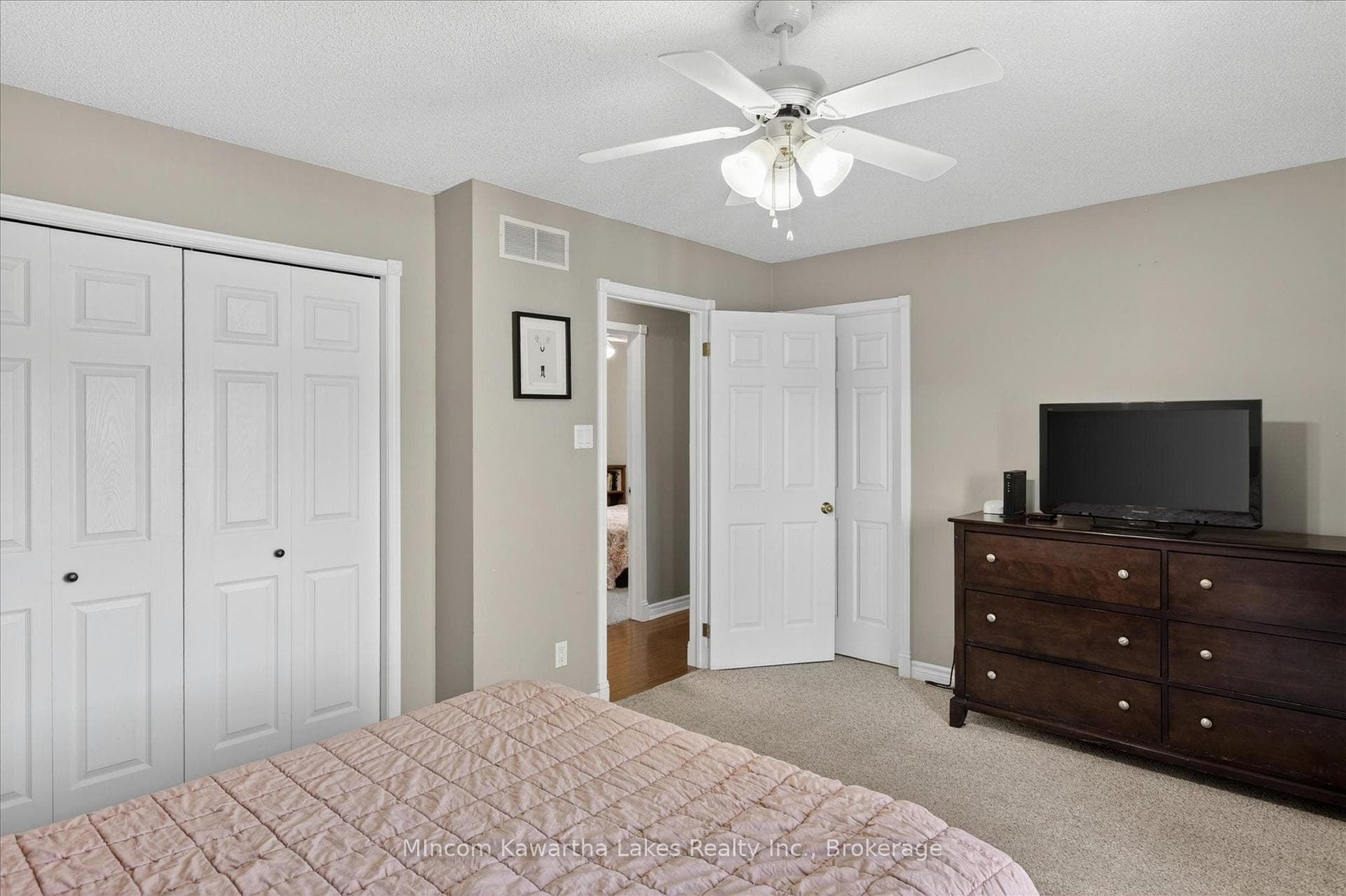 46 LAWRENCE Street photo 20