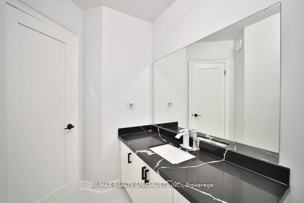 95 Luba Avenue photo 32