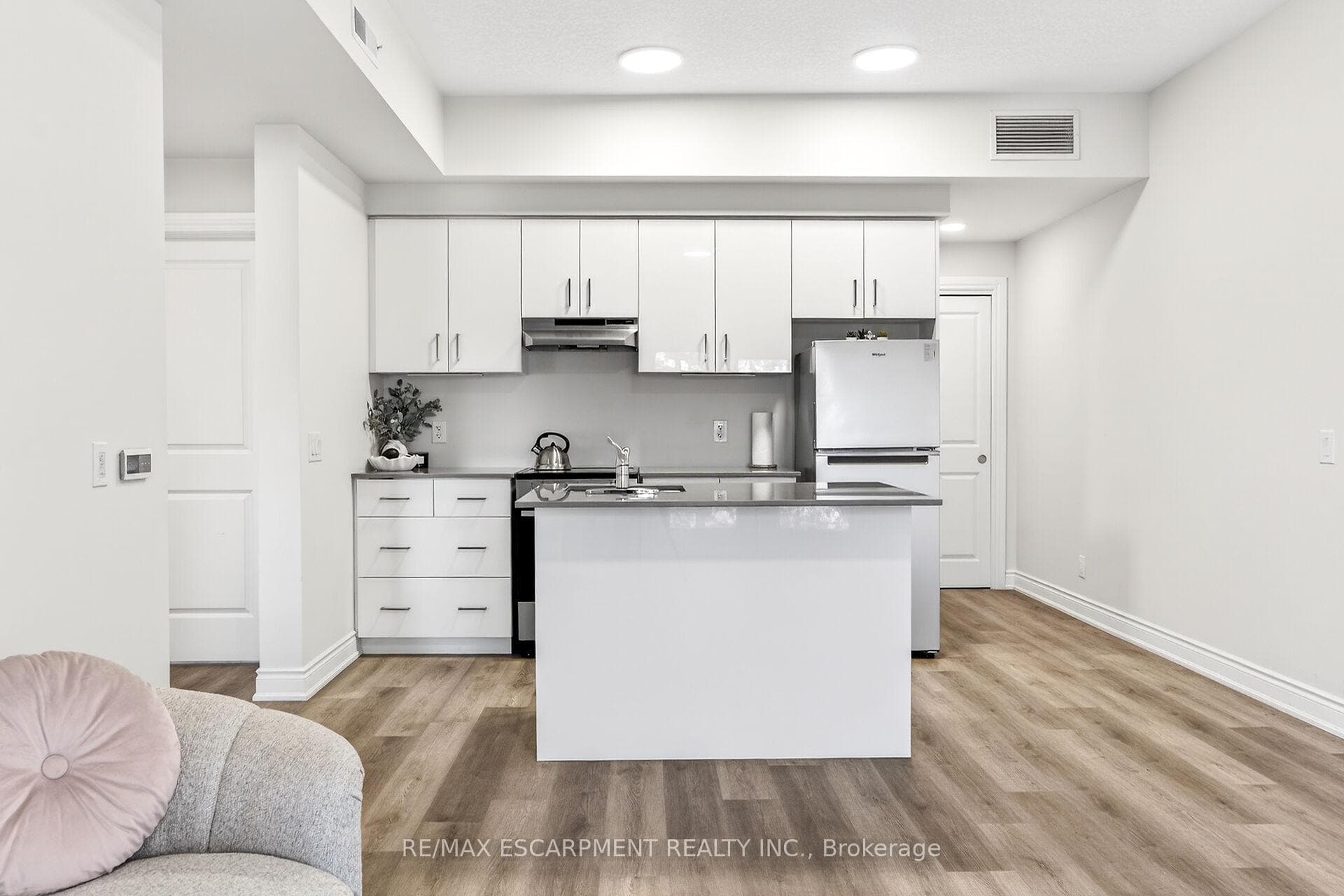 261 King Street Unit 302 photo 10