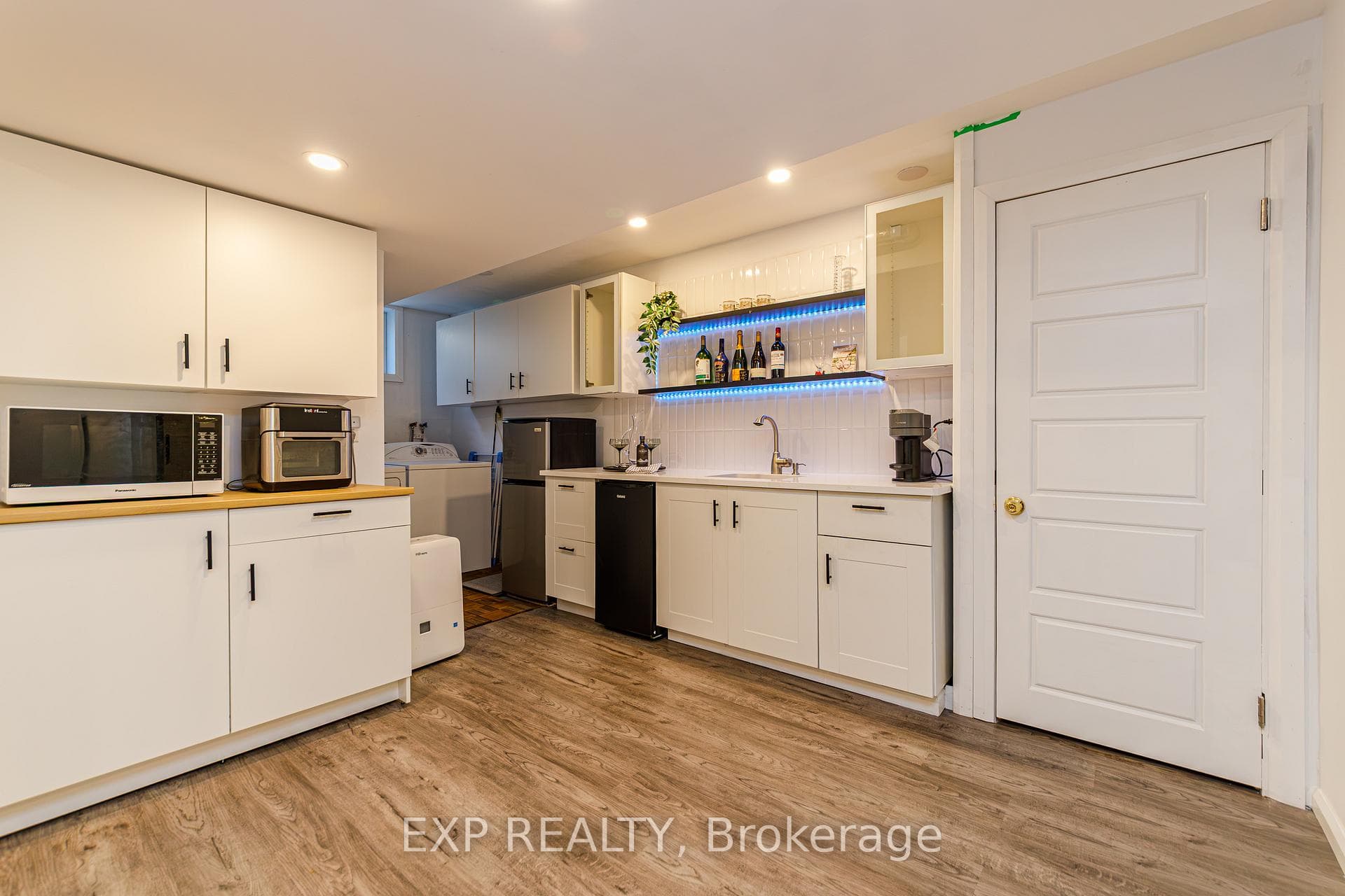 1836 Lorraine Avenue photo 36