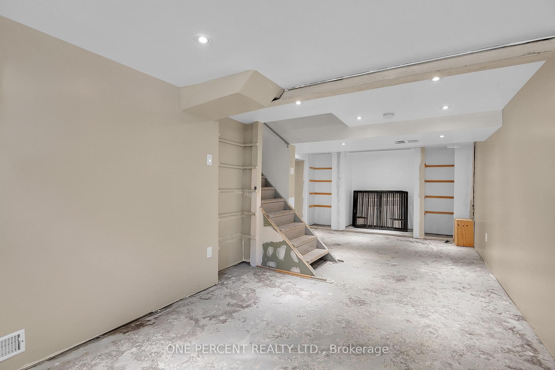705 Parkdale Avenue photo 27