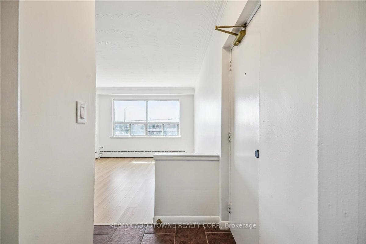 2 Wesley Street Unit 5 photo 6