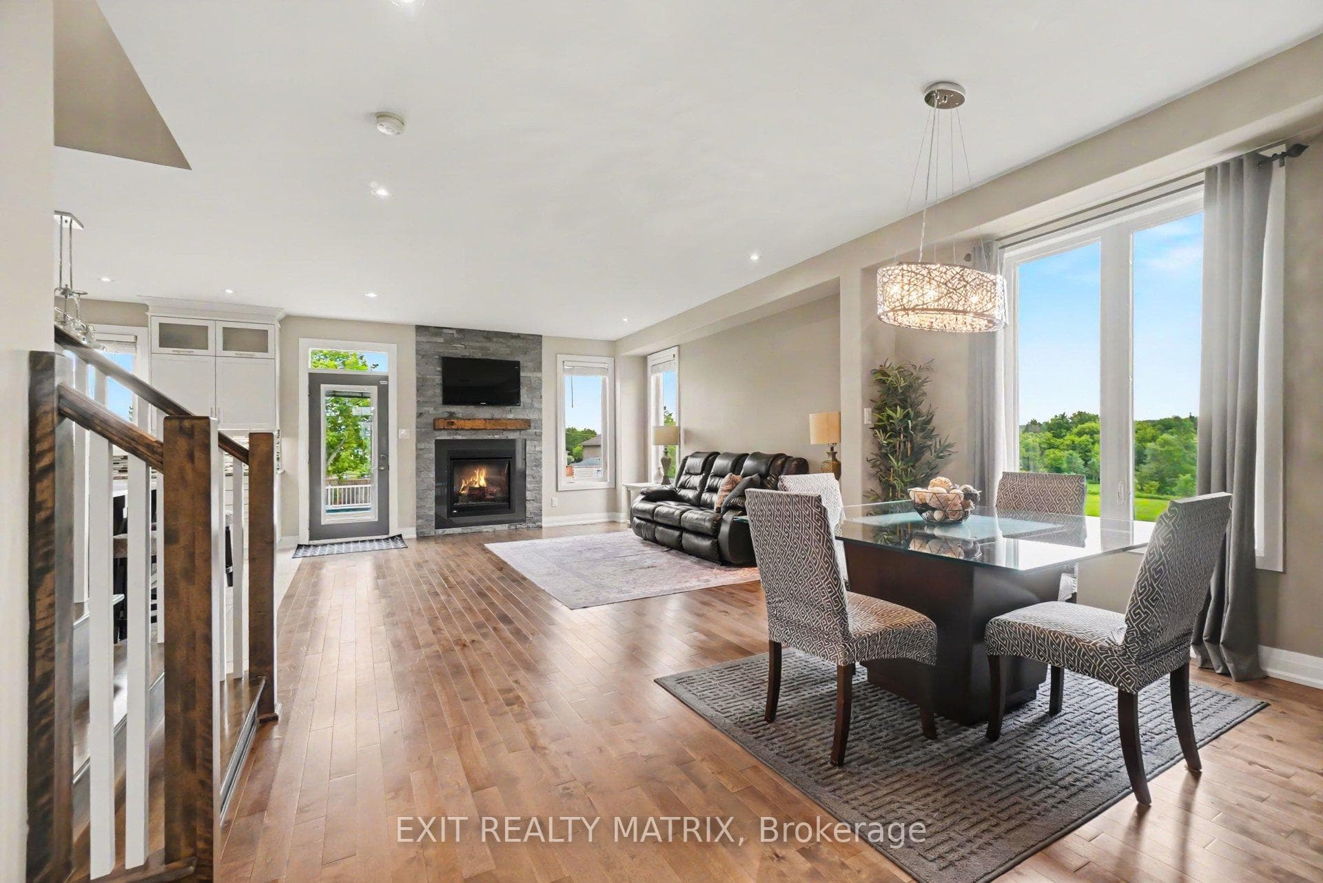 208 Nellie Street photo 3