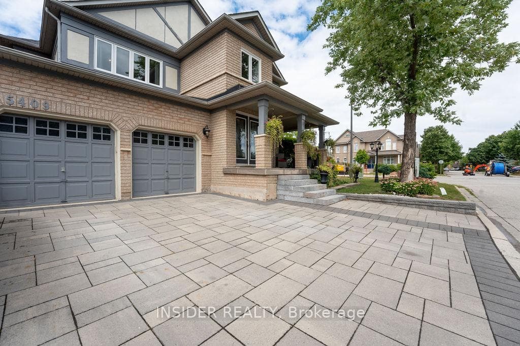 5409 Duchess Court photo 1