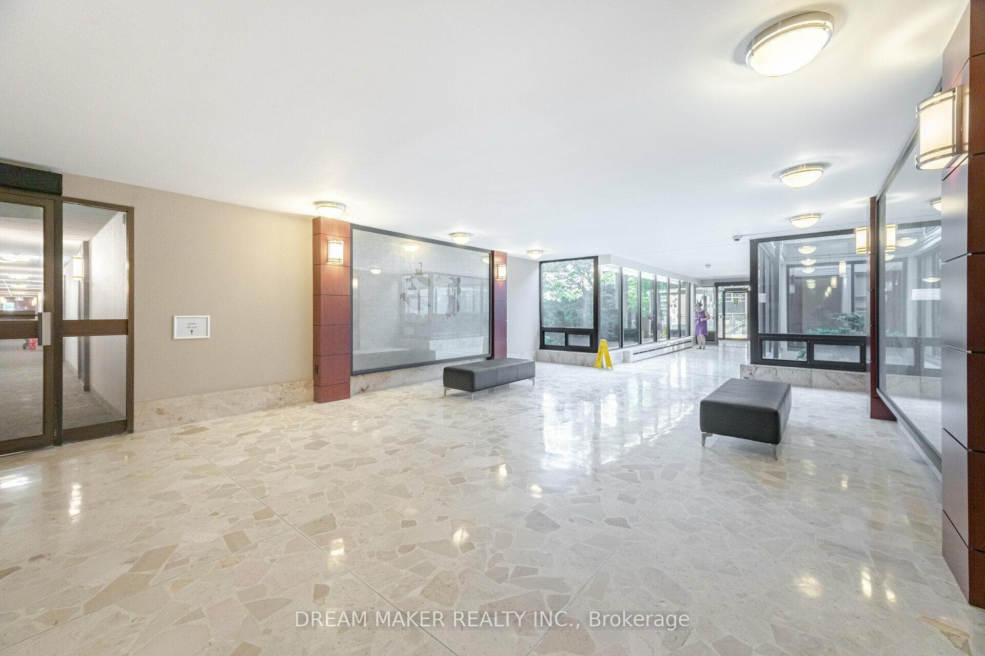 360 Ridelle Avenue Unit 1807 photo 4