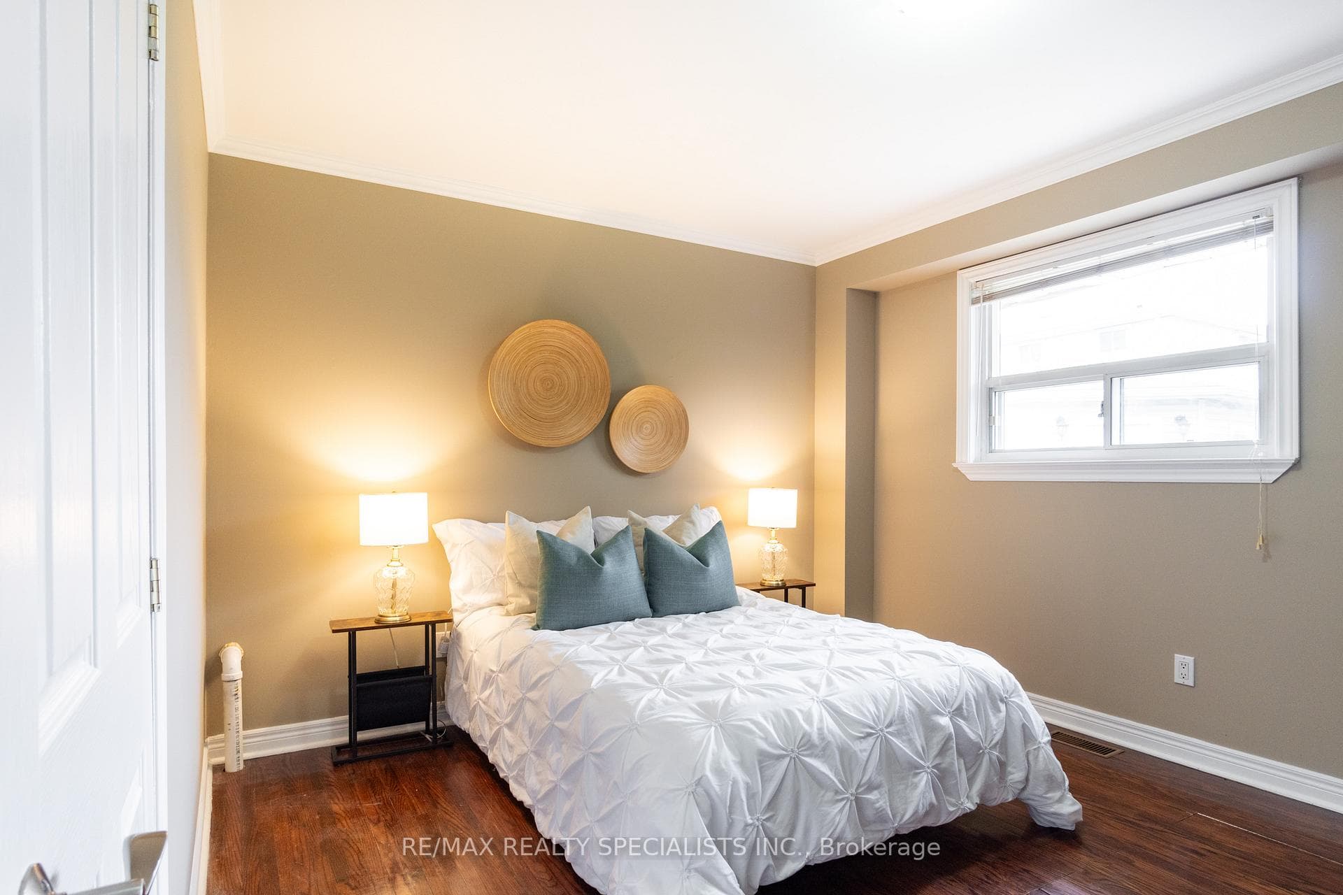 3212 VALMARIE Avenue photo 15