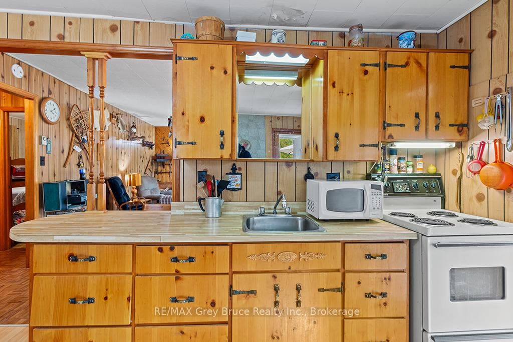 152 Shouldice Lake Road photo 15
