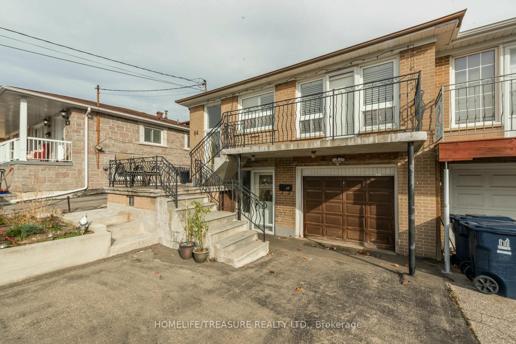 84 LASKAY Crescent photo 2