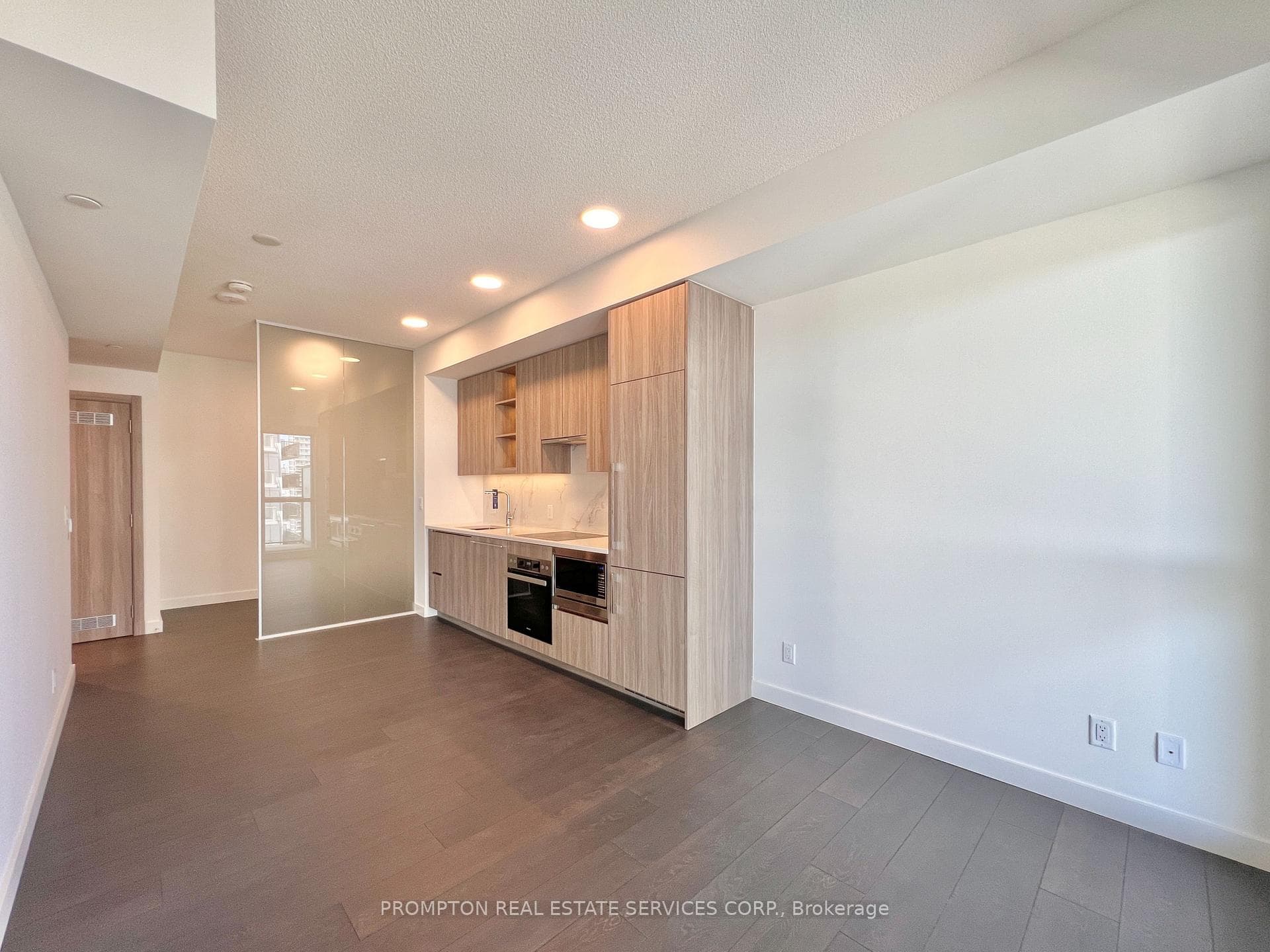 25 McMahon Drive Unit 801 photo 17