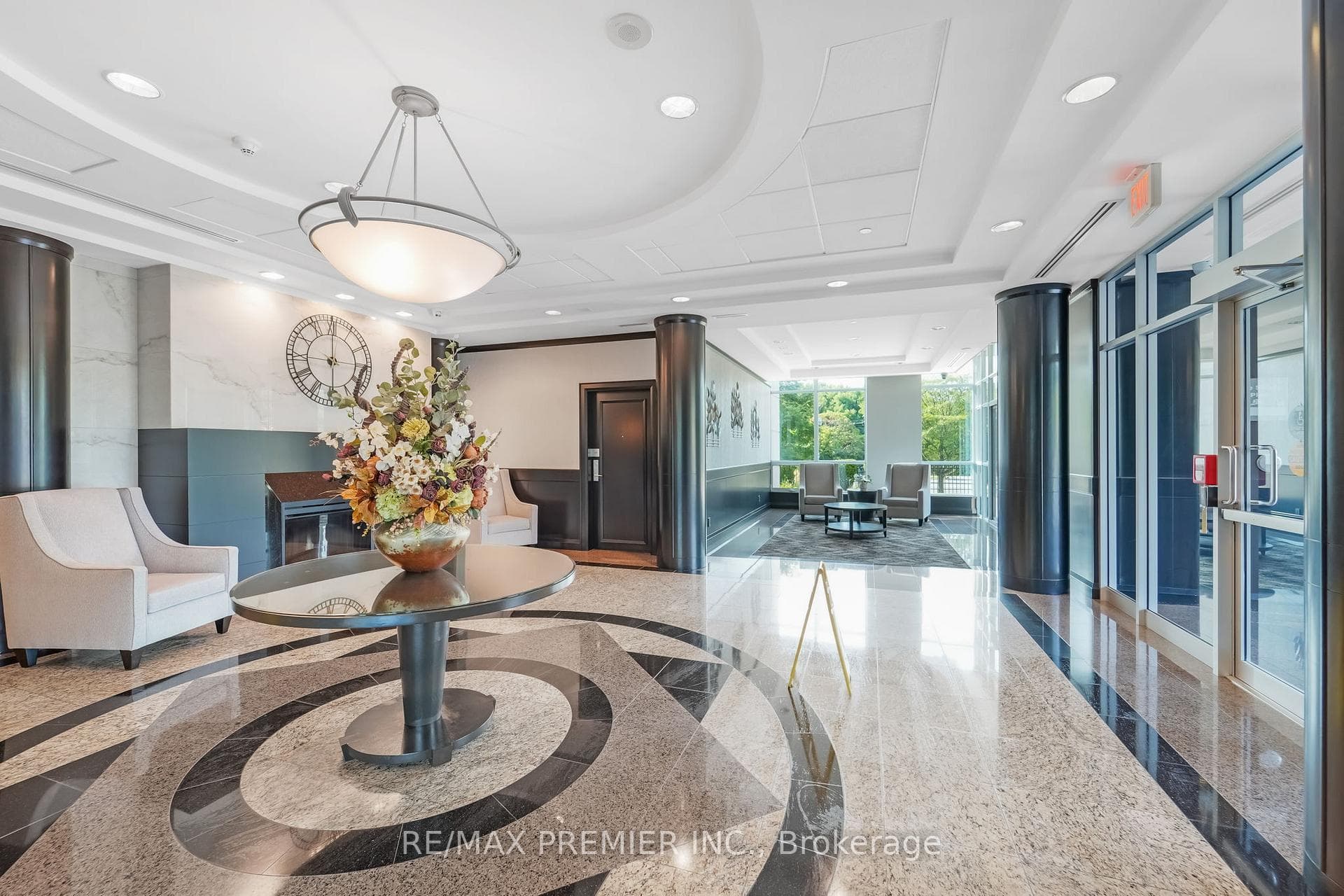 1403 Royal York Road Unit 216 photo 2
