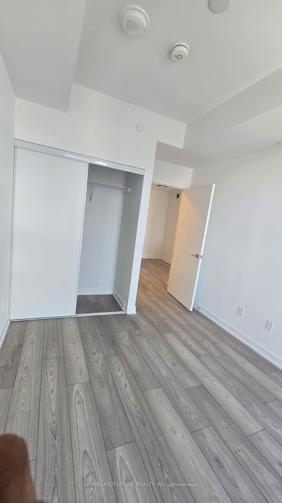 1007 The Queens Way Unit 1022 photo 6