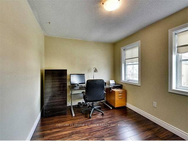 45 MONTREAL Circle photo 10
