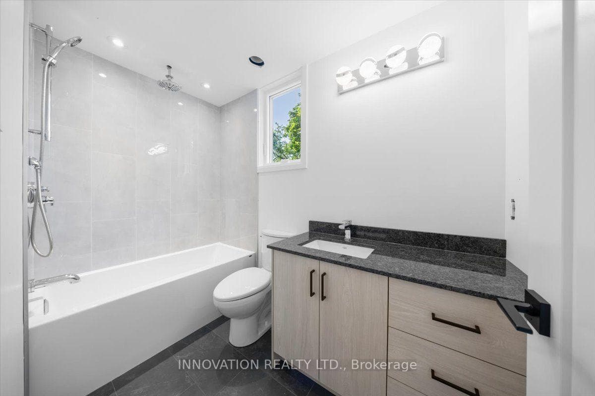 4pc Ensuite bathroom