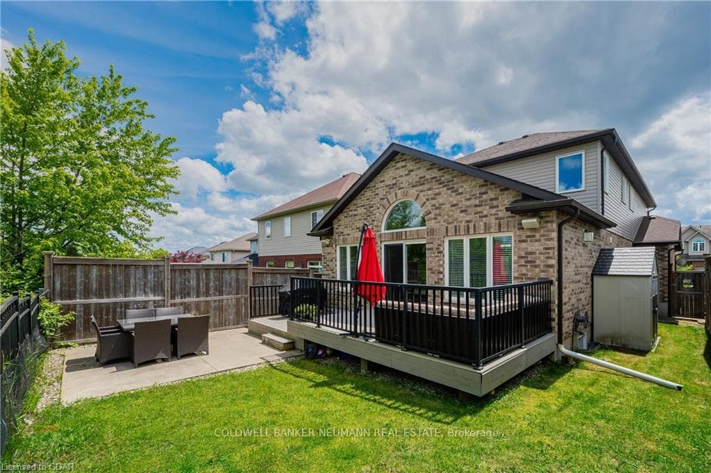 15 Hebert Street photo 31