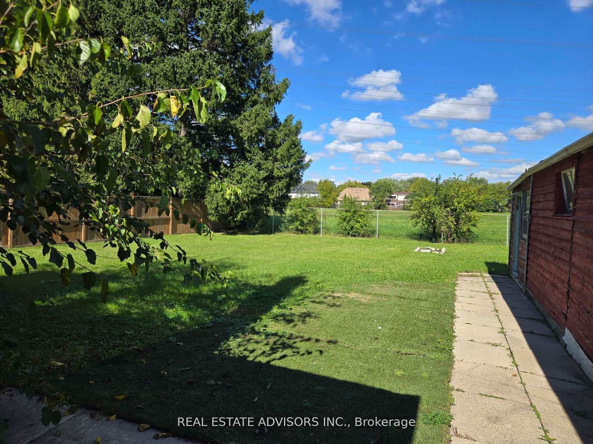 46 Devondale Avenue photo 2